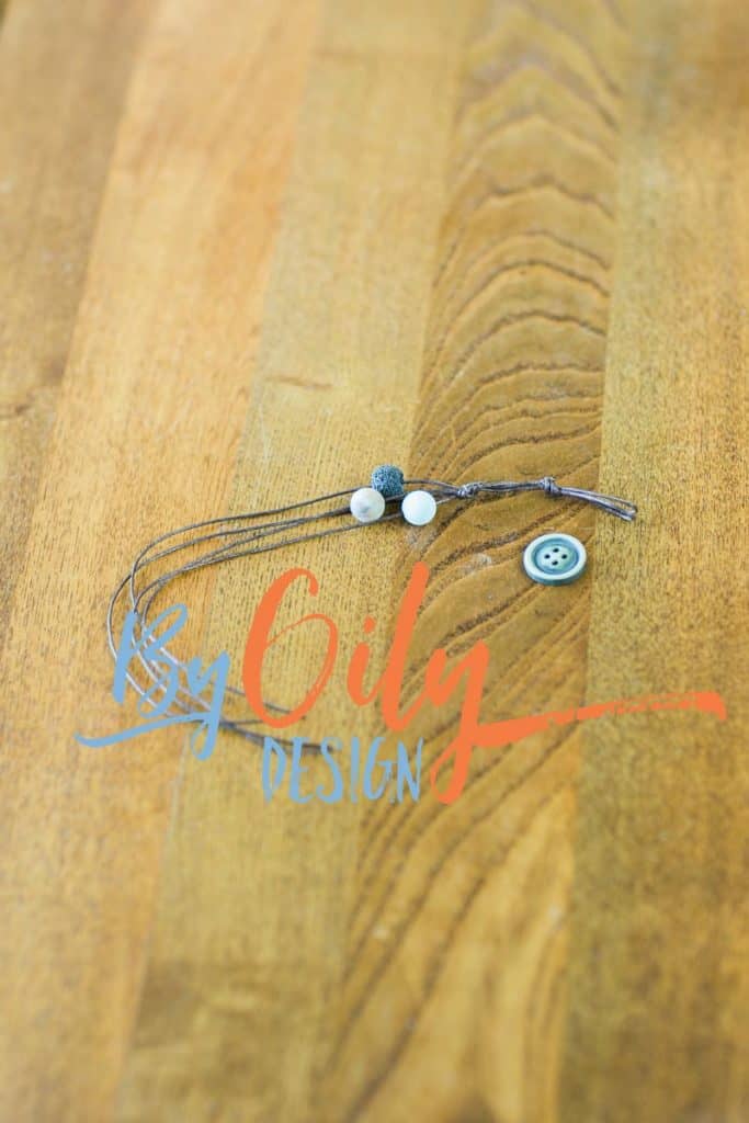 Super easy DIY essential oil diffuser bracelet using Lava rock beads and stone. How to make a diffuser bracelet and how to wear essential oils.www.byoilydesign.com YL#3177383