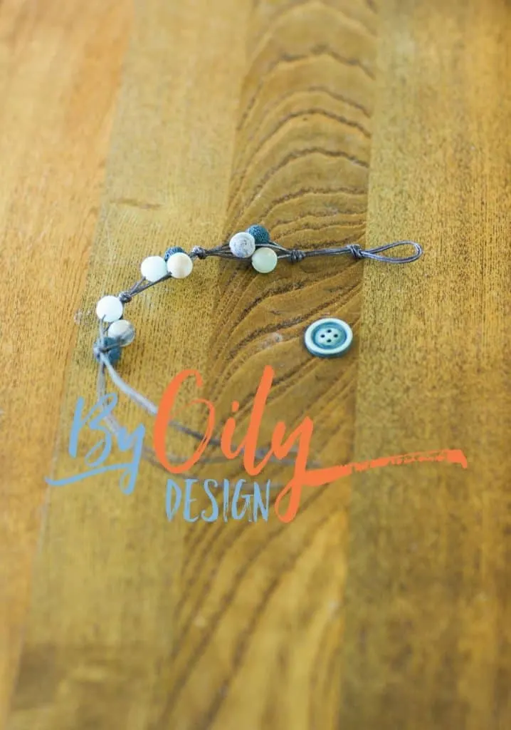 Super easy DIY essential oil diffuser bracelet using Lava rock beads and stone. How to make a diffuser bracelet and how to wear essential oils.www.byoilydesign.com YL#3177383