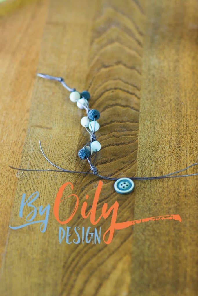 Super easy DIY essential oil diffuser bracelet using Lava rock beads and stone. How to make a diffuser bracelet and how to wear essential oils.www.byoilydesign.com YL#3177383