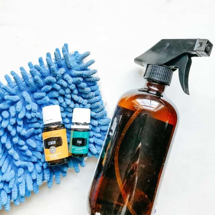 Homemade vinyl floor cleaner